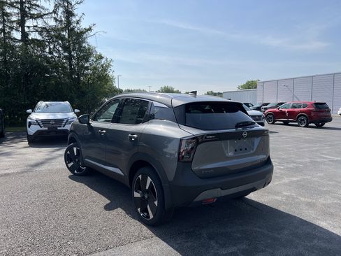 New 2025 Nissan Kicks SR image 7