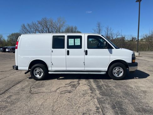 Used 2024 GMC Savana 2500 w/ Driver Convenience Package RWD image 2