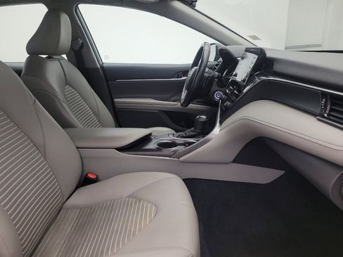 Used 2022 Toyota Camry SE image 21