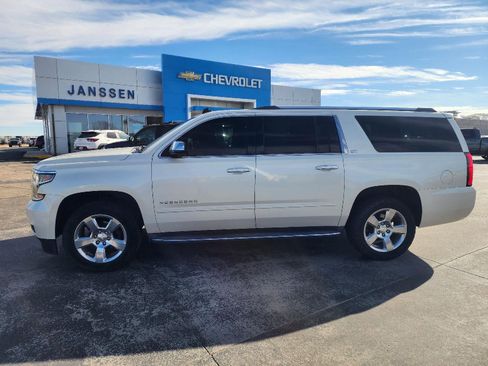 Used 2015 Chevrolet Suburban LTZ image 1