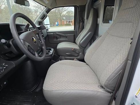 New 2025 Chevrolet Express 3500 w/ Power Convenience Package image 17