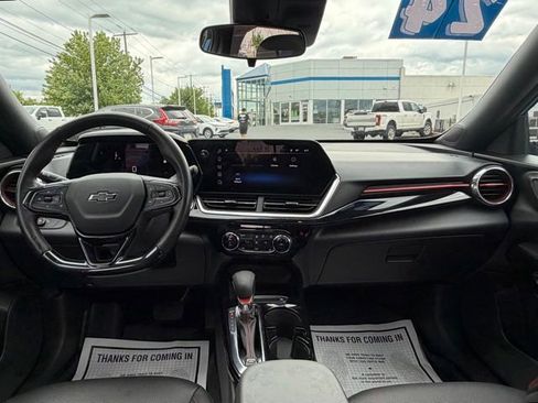 Certified 2024 Chevrolet Trax RS w/ Sunroof Package FWD image 4