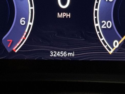 Used 2024 Jeep Grand Cherokee Limited image 14