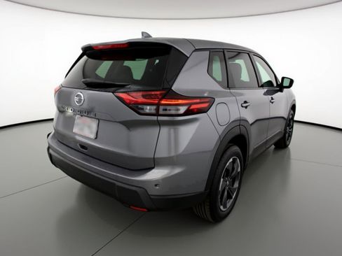 Used 2025 Nissan Rogue SV FWD image 9