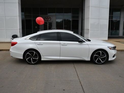 Used 2021 Honda Accord Sport image 6