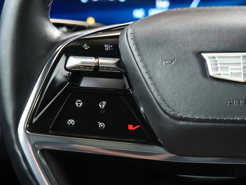 Used 2026 Cadillac Vistiq Platinum w/ LPO, Floor Liner Package AWD/4WD image 60