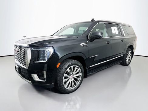 Used 2021 GMC Yukon XL Denali image 3