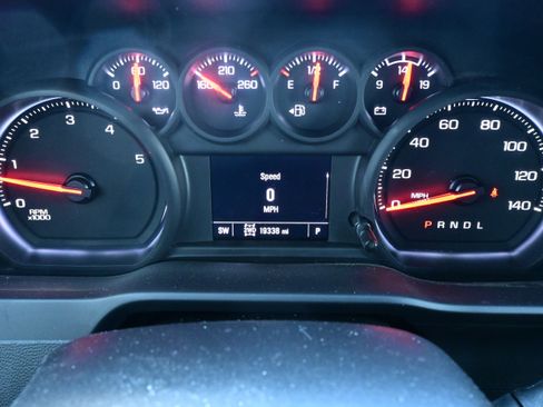 Used 2025 Chevrolet Silverado 2500 Custom w/ Custom Value Package image 18