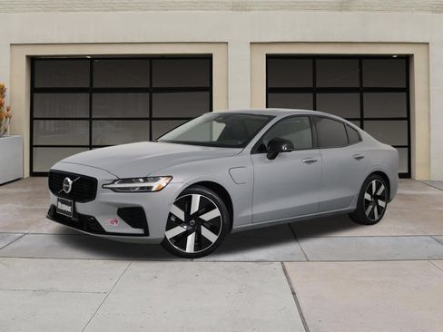 Used 2024 Volvo S60 T8 Plus AWD/4WD image 3