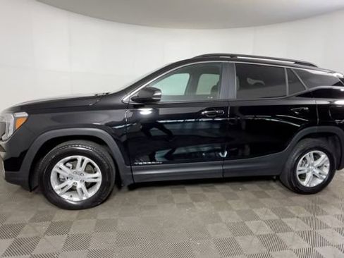 Used 2023 GMC Terrain SLE w/ Driver Convenience Package AWD/4WD image 9