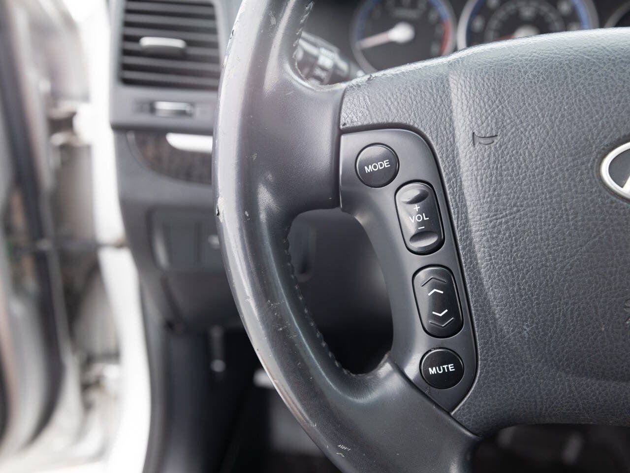 Used 2009 Hyundai Santa Fe Limited FWD image 35