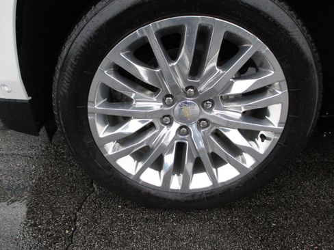 Used 2023 Chevrolet Tahoe High Country w/ Advanced Technology Package image 9