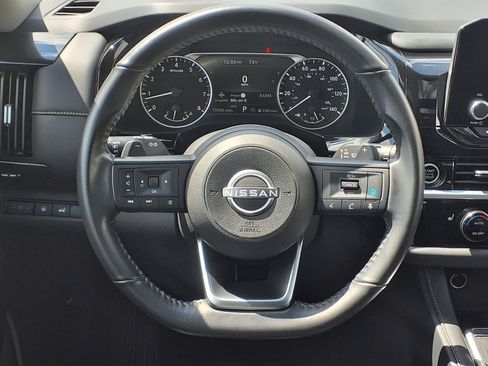 Used 2024 Nissan Pathfinder SV w/ SV Premium Package AWD/4WD image 29