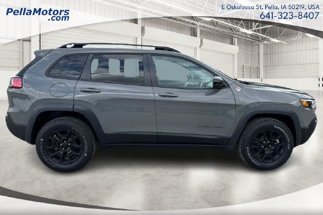 Used 2022 Jeep Cherokee Trailhawk w/ Sun, Sound & Nav Group AWD/4WD image 2