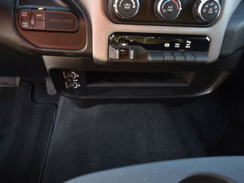 Used 2024 RAM 2500 Tradesman w/ Chrome Appearance Group image 20