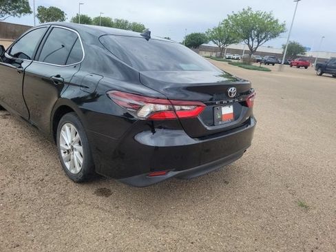 Used 2021 Toyota Camry LE FWD image 8