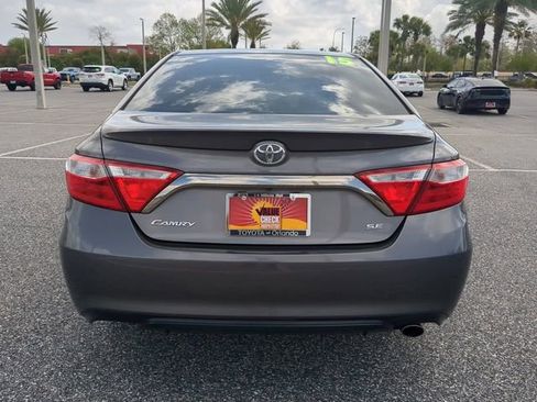 Used 2015 Toyota Camry SE image 3