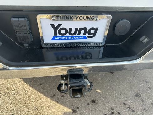 Used 2022 GMC Sierra 2500 SLT w/ SLT Convenience Package image 12