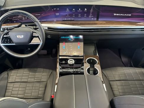 New 2026 Cadillac Escalade ESV Platinum Sport AWD/4WD image 13