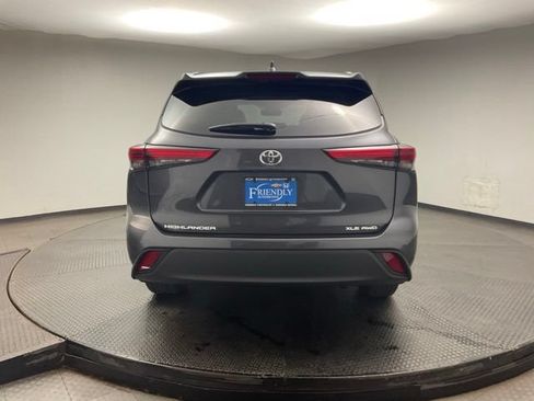 Used 2023 Toyota Highlander XLE AWD/4WD image 6