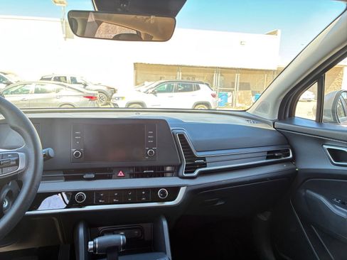 Used 2025 Kia Sportage LX image 34