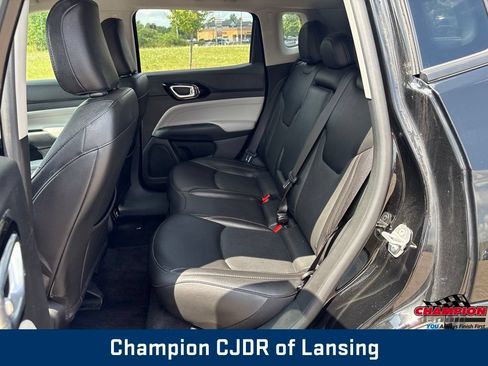 Used 2022 Jeep Compass Limited AWD/4WD image 16