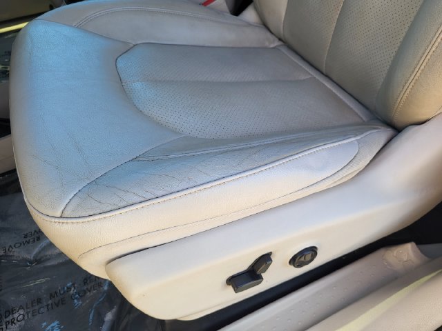 Used 2021 Chrysler Pacifica Touring-L FWD image 10