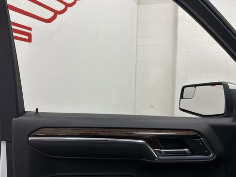 Used 2024 GMC Sierra 1500 SLE image 38