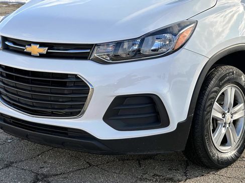 Certified 2022 Chevrolet Trax LS w/ Tint and Cruise Package image 7