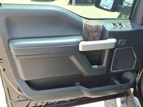Used 2018 Ford F250 Lariat w/ Lariat Value Package AWD/4WD image 10