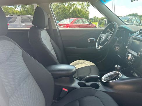 Used 2019 Kia Soul + FWD image 22