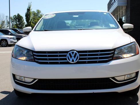 Used 2013 Volkswagen Passat 3.6 SEL Premium image 2