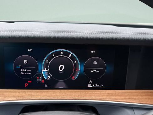 New 2026 Volkswagen Tiguan SEL R-Line AWD/4WD image 37