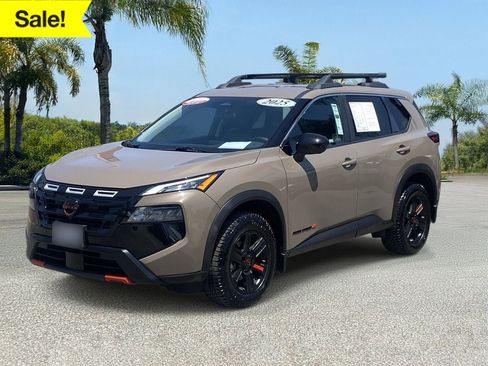 Certified 2025 Nissan Rogue SV AWD/4WD image 1