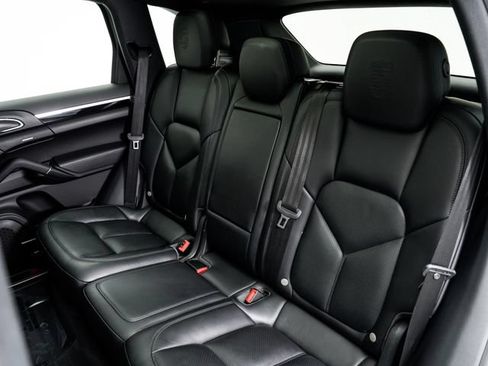 Certified 2018 Porsche Cayenne Platinum Edition AWD/4WD image 27