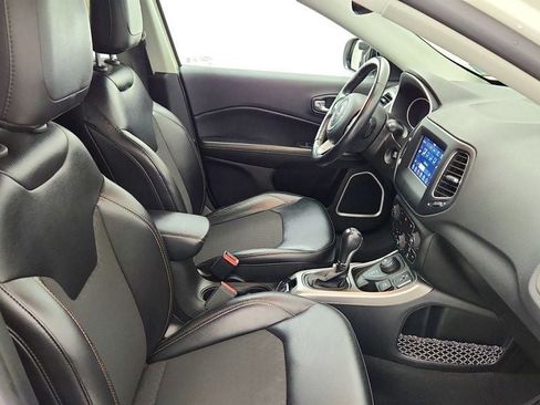 Used 2020 Jeep Compass Latitude w/ Popular Equipment Group AWD/4WD image 24