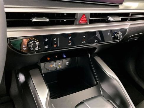 Certified 2026 Kia Sorento LX FWD image 14