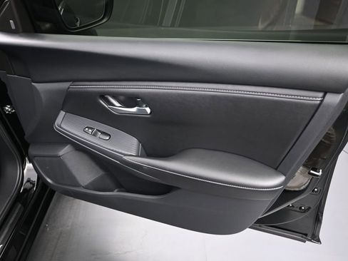 Used 2025 Nissan Sentra SV w/ All-Weather Package image 27