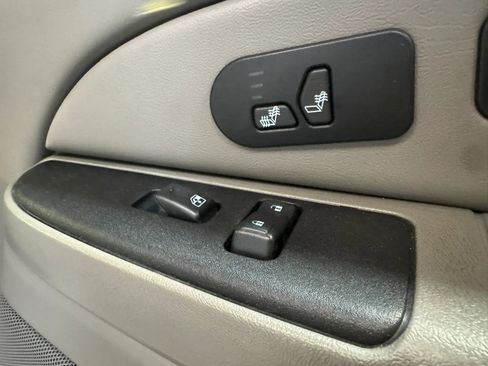 Used 2005 Chevrolet Tahoe Z71 w/ Preferred Equipment Group AWD/4WD image 25