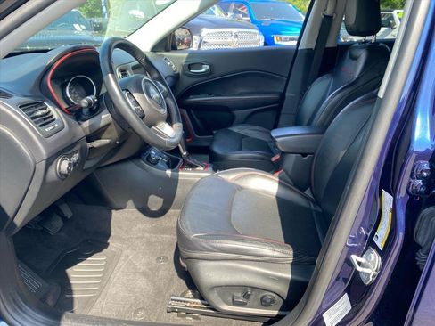 Used 2018 Jeep Compass Trailhawk w/ Leather Interior Group AWD/4WD image 9