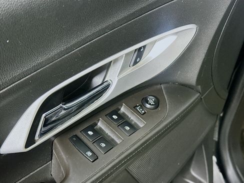 Used 2015 Chevrolet Equinox LS FWD image 15