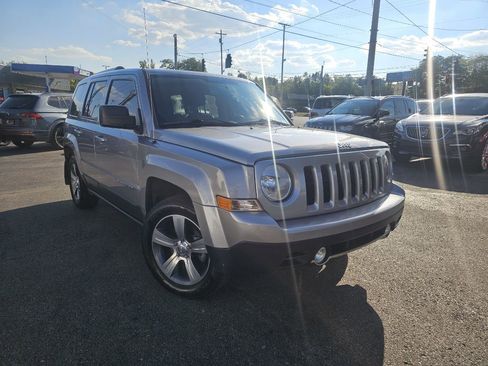 Used 2017 Jeep Patriot High Altitude image 1