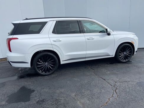 Used 2024 Hyundai Palisade Calligraphy image 2