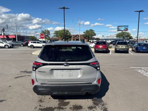 Used 2026 Subaru Forester Premium AWD/4WD image 5
