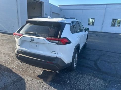 Used 2024 Toyota RAV4 XLE AWD/4WD image 7