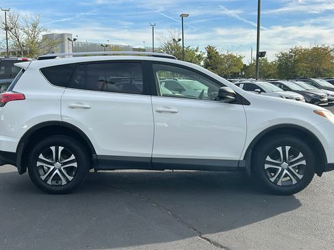 Used 2016 Toyota RAV4 LE AWD/4WD image 4