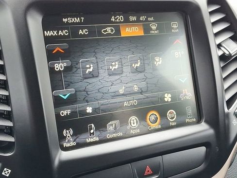 Certified 2017 Jeep Cherokee Limited image 19