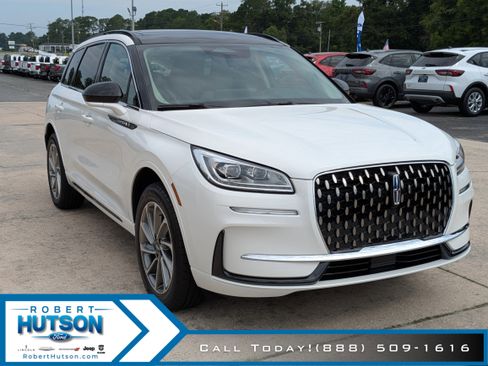 New 2025 Lincoln Corsair Grand Touring image 4