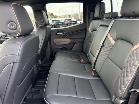 New 2026 GMC Canyon Denali image 6