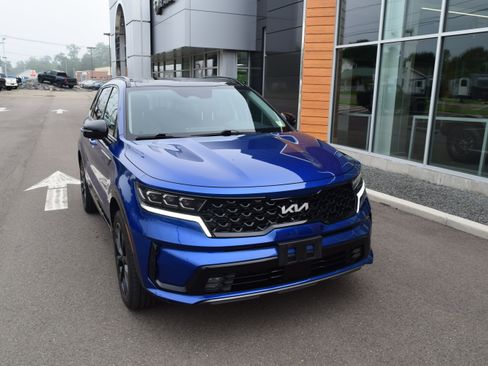 Used 2023 Kia Sorento SX AWD/4WD image 2